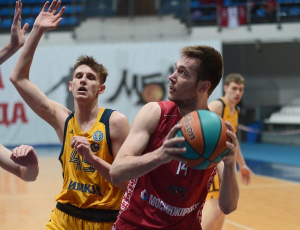 Владимир Ткаченко — MVP марта